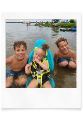 Image of Zoe and siblings